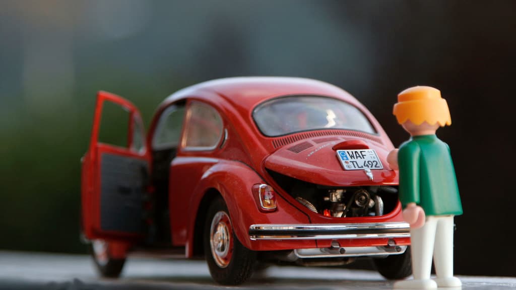 buy new or second hand car