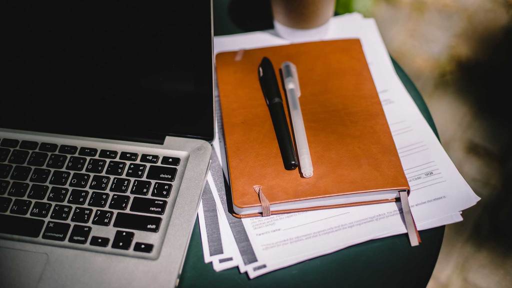 Hire-the-Right-Bookkeeping-Service-for-Your-Small-Business-on-99insight