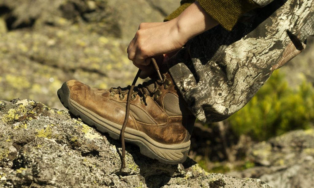 mens mountaineering boots